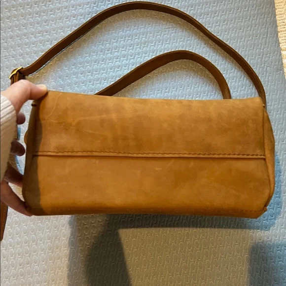 Portland Leather Goods Dakota Triangle Bag - Picture 4 of 10